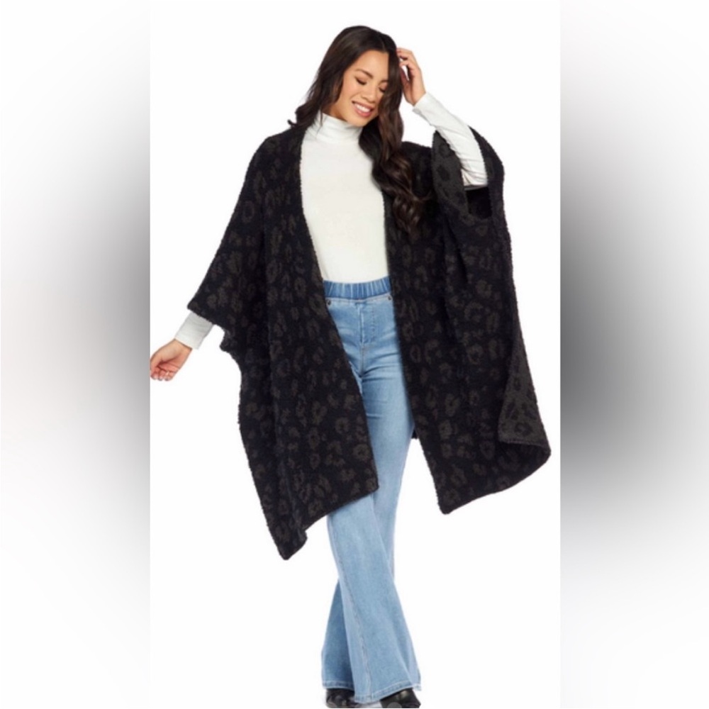 Mud Pie Black and Gray Leopard Reversible Chenille Poncho